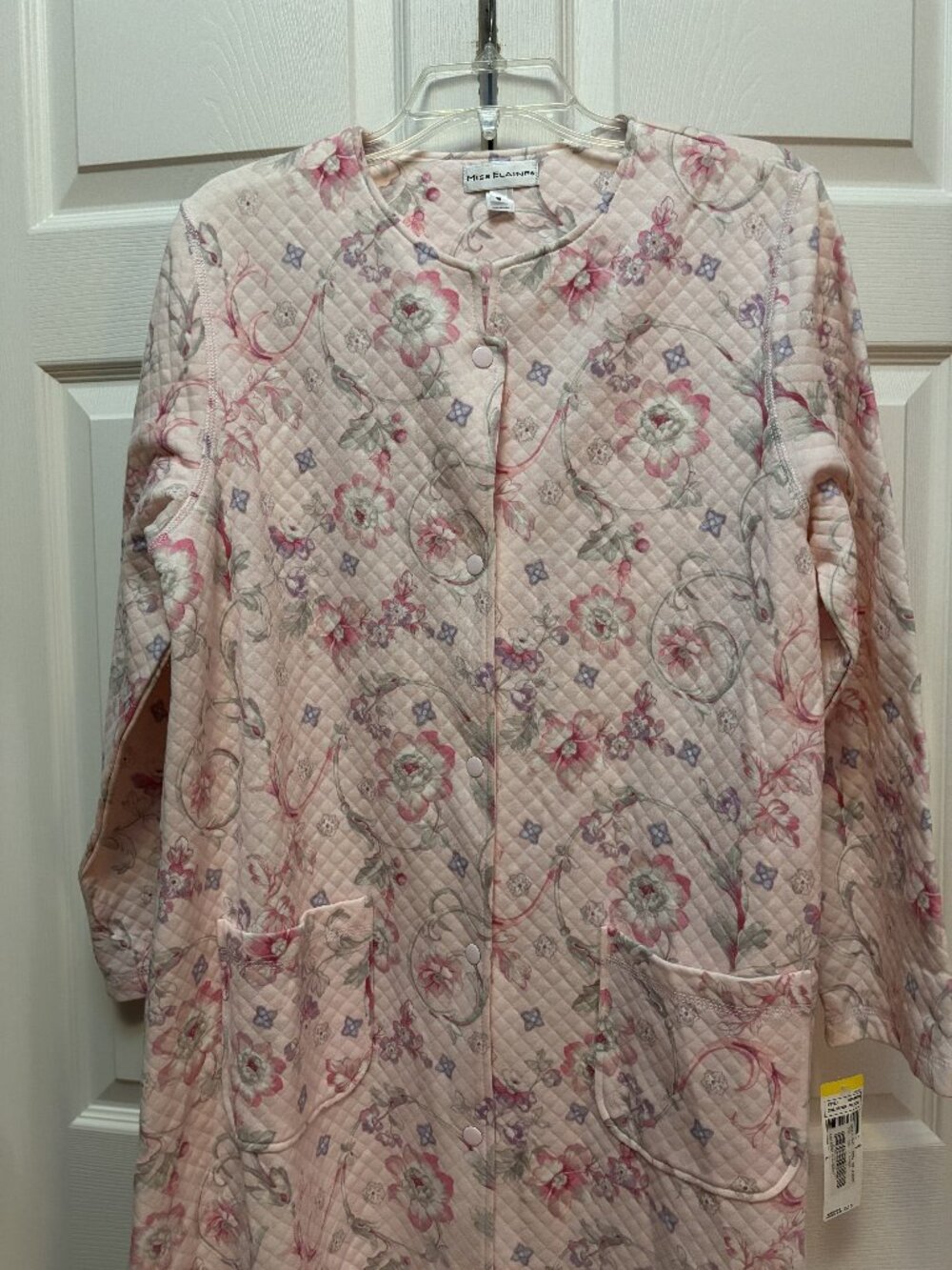 New Without Tags, Soft Comfy Miss Elaine Quilted Robe/Housedress.  Size Medium